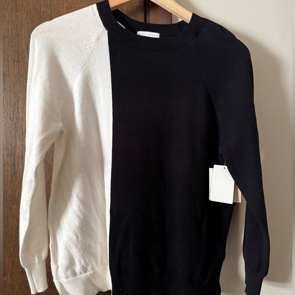 14th and Union black/white sweater size small NWT